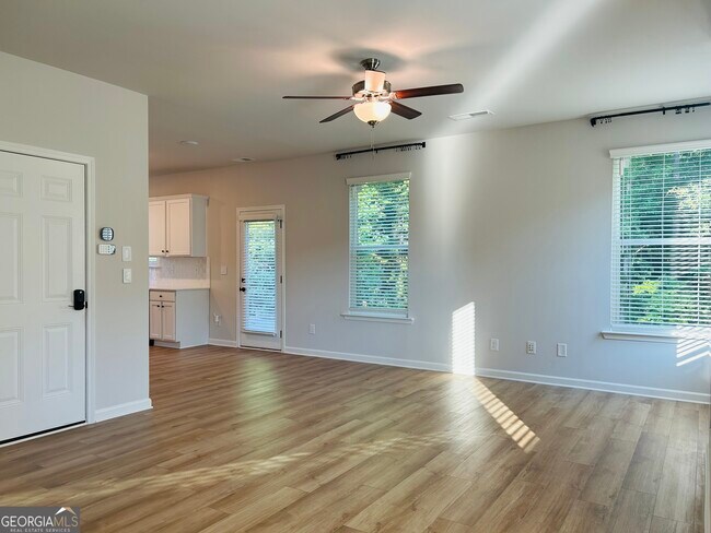 Foto del edificio - 143 Chapel Hl Pkwy