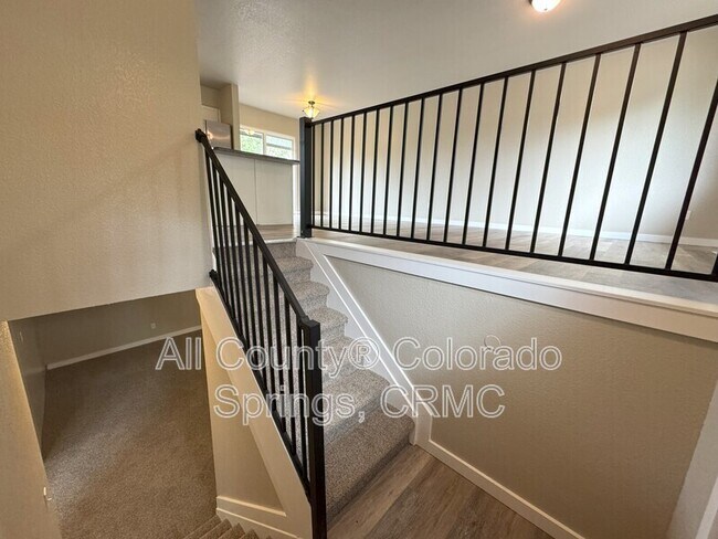 Building Photo - 1480 Hiawatha Dr