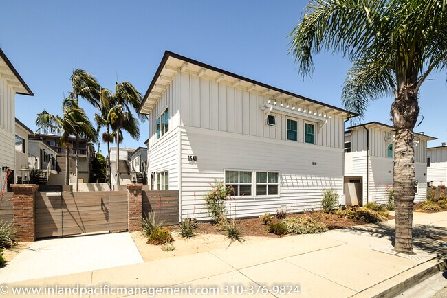 Building Photo - 1341 Manhattan Beach Blvd