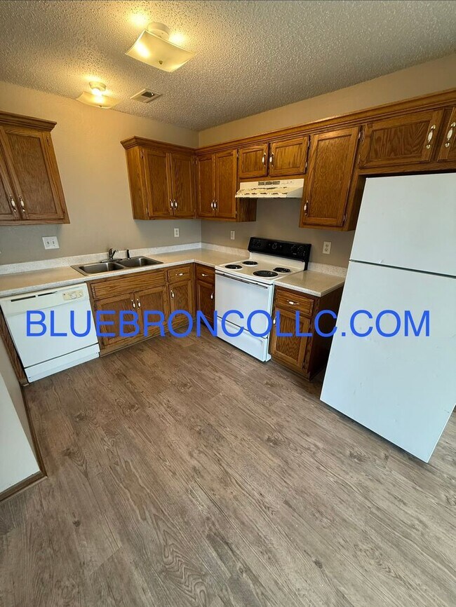 Foto del edificio - Newly remodeled 3 bedroom townhome for a great price!