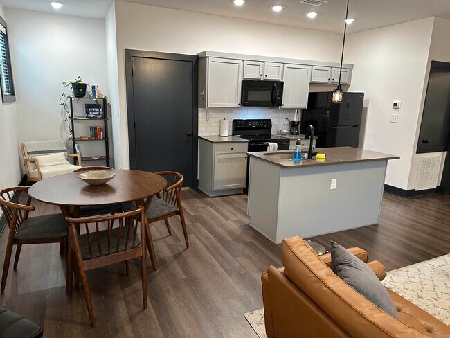Foto del edificio - 408 E 21st St