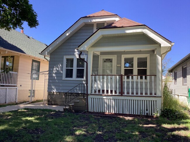Foto del edificio - 2 BR Single Family in West Allis
