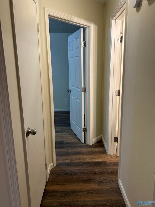 Building Photo - 1810 Ororke Ln SW