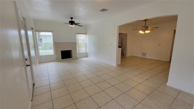 Building Photo - 950 VINELAND Rd