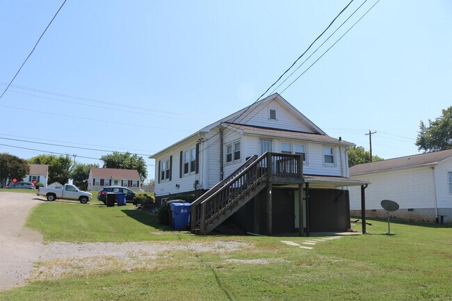 Building Photo - 657 E Lincoln Rd