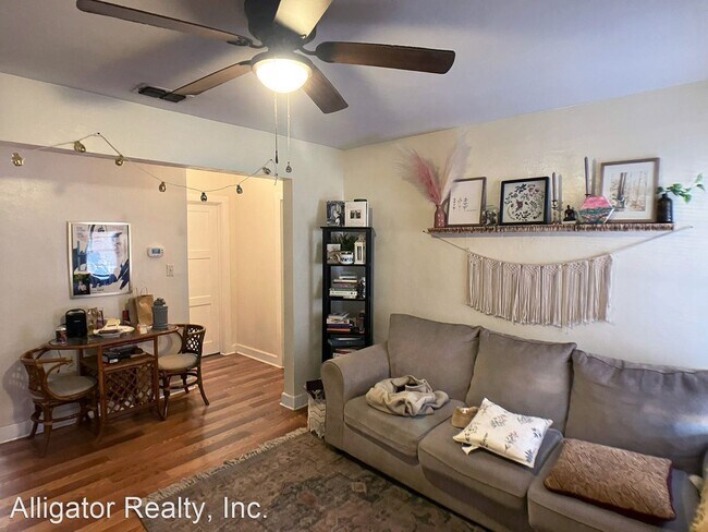 Building Photo - 2 br, 1 bath House - 819 NW 6th Avenue