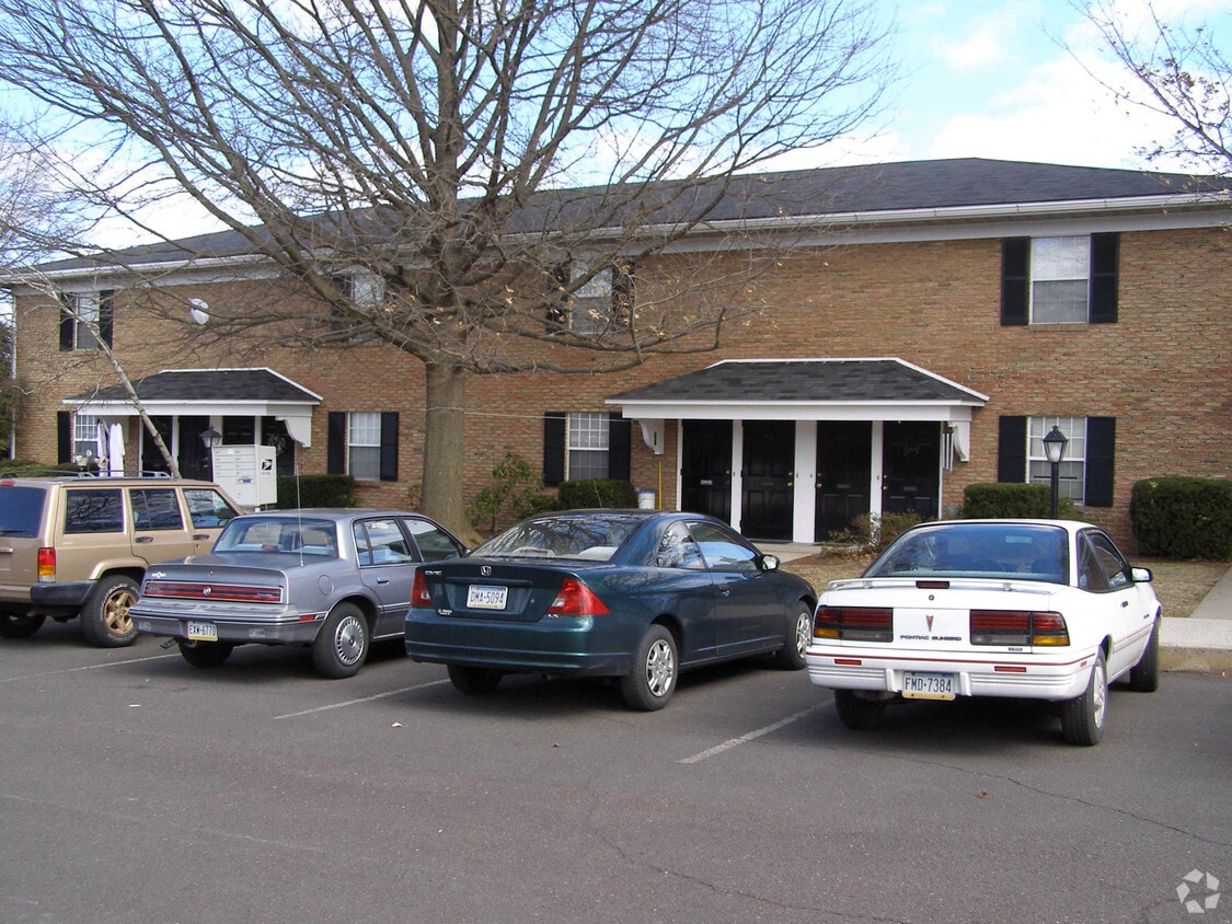 244 W Broad St, Telford, PA 18969 Apartments in Telford, PA