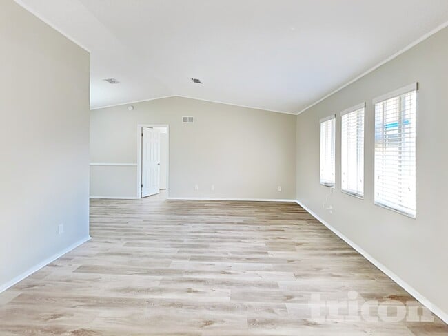 Building Photo - 107 Cinnamon Dr