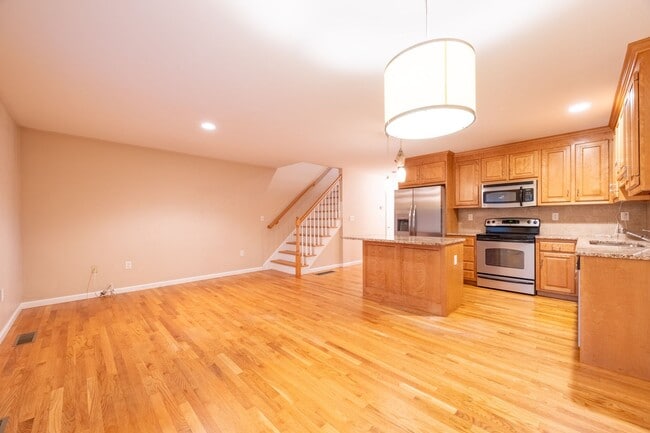 Building Photo - Modern 2 Bedroom Condo with Ensuite Baths ...