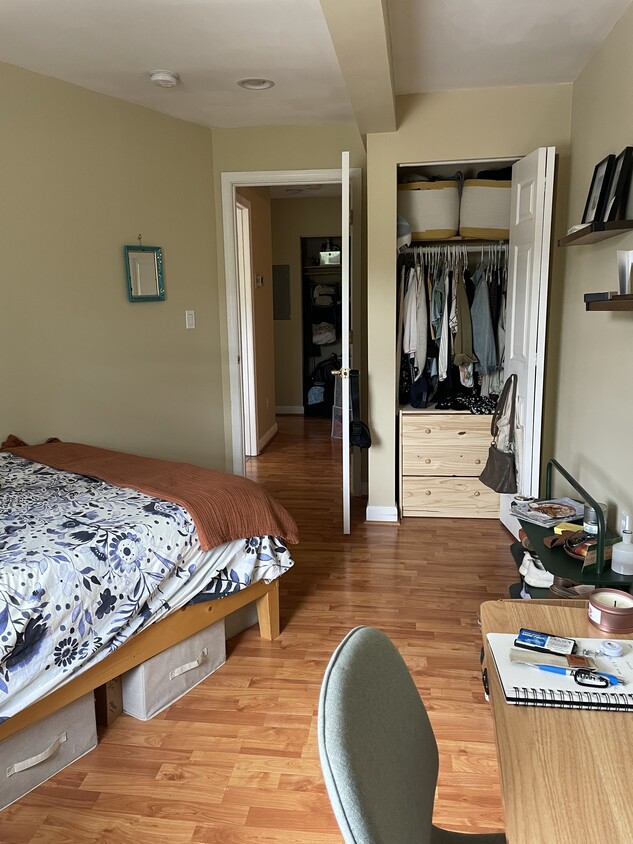 Foto principal - 1840 6th St NW