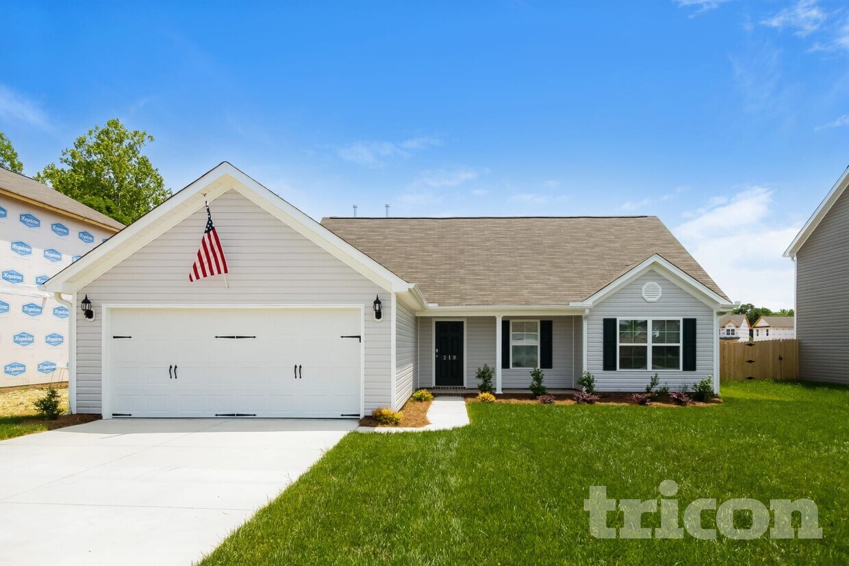 Foto principal - 219 Plains Dr