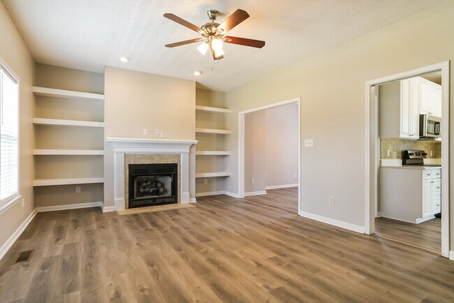 Foto del edificio - 501 Oak Dare Ln