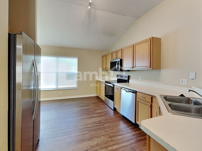 Building Photo - 875 Sedgewood Cir