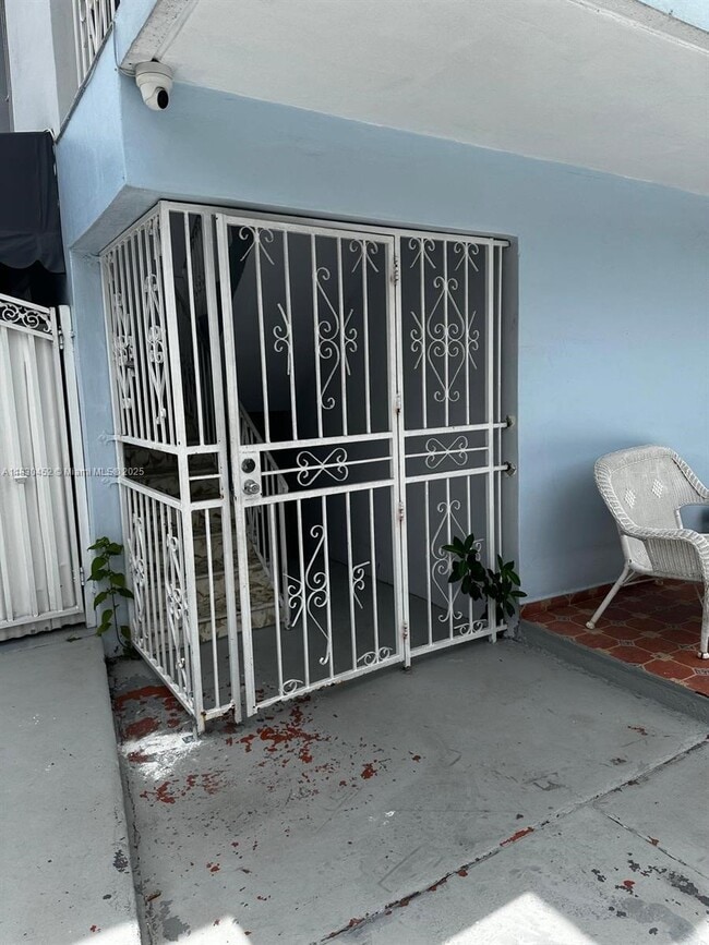 Foto del edificio - 2340 NW 1st St
