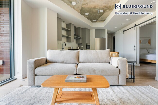 Foto del edificio - 3030 Potomac Ave