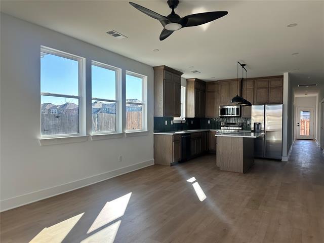 Building Photo - 523 Harris St