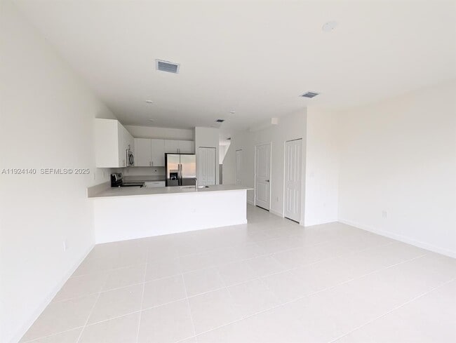 Building Photo - 15617 SW 276th Terrace