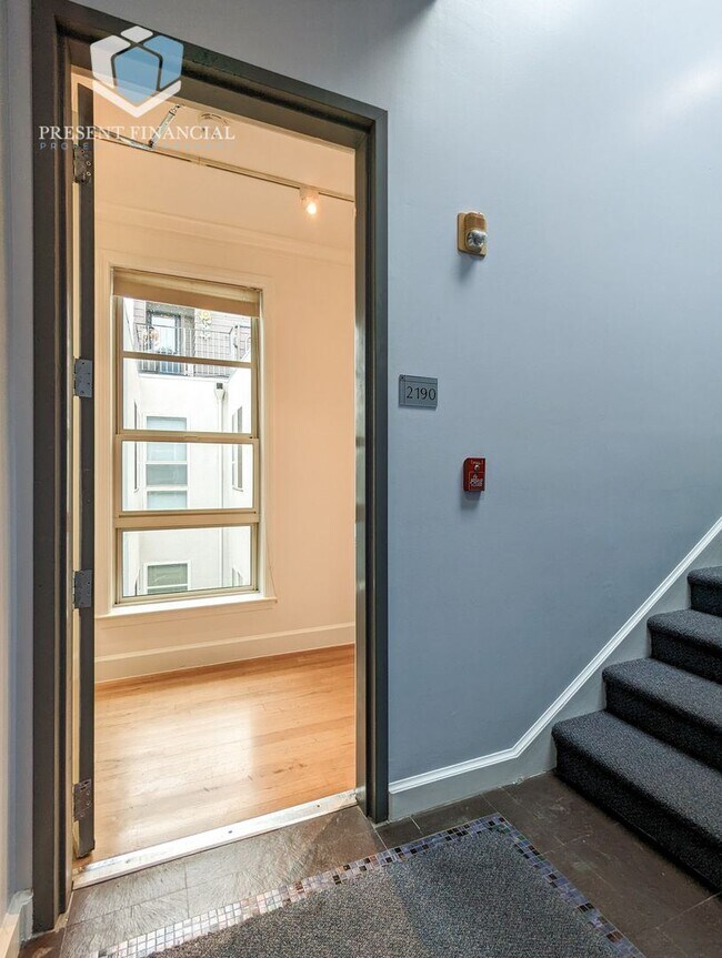 Foto del edificio - 3 br, 2 bath House - 2190 Fell Street