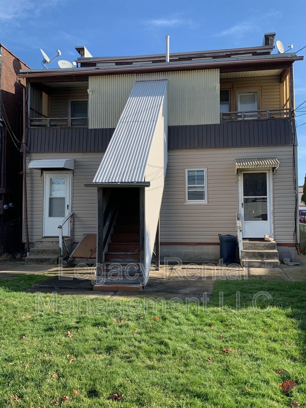 Building Photo - 424 S Poplar St