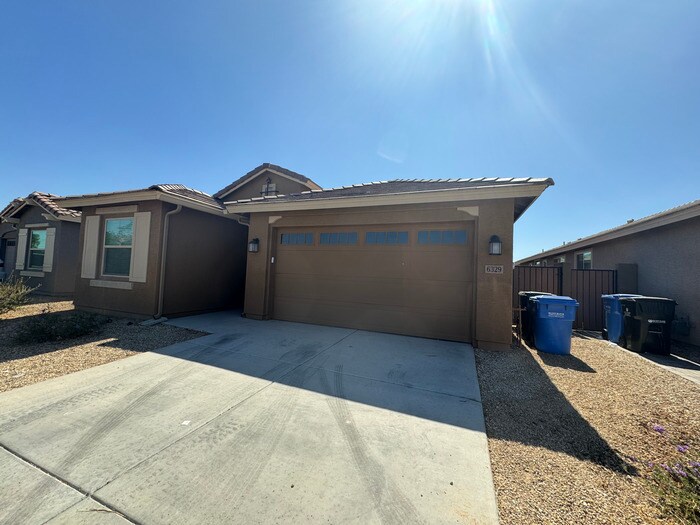 Primary Photo - Spacious 5 Beds 2 Baths in Phoenix