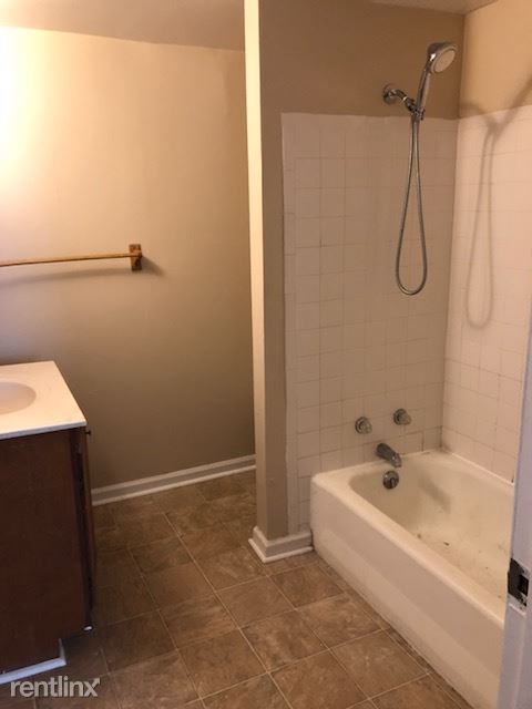 Building Photo - 3 br, 1.5 bath  - 1200 Glenwood Ave A