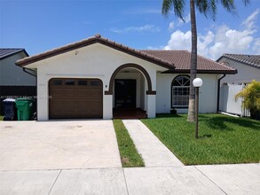Building Photo - 2424 SW 143rd Pl