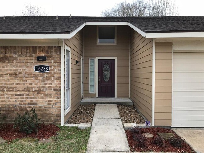 Foto del edificio - 16238 Mill Point Dr