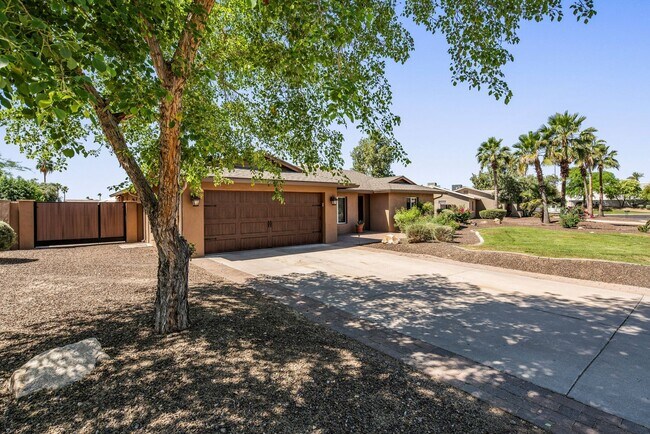 Foto del edificio - 4909 E Sweetwater Ave