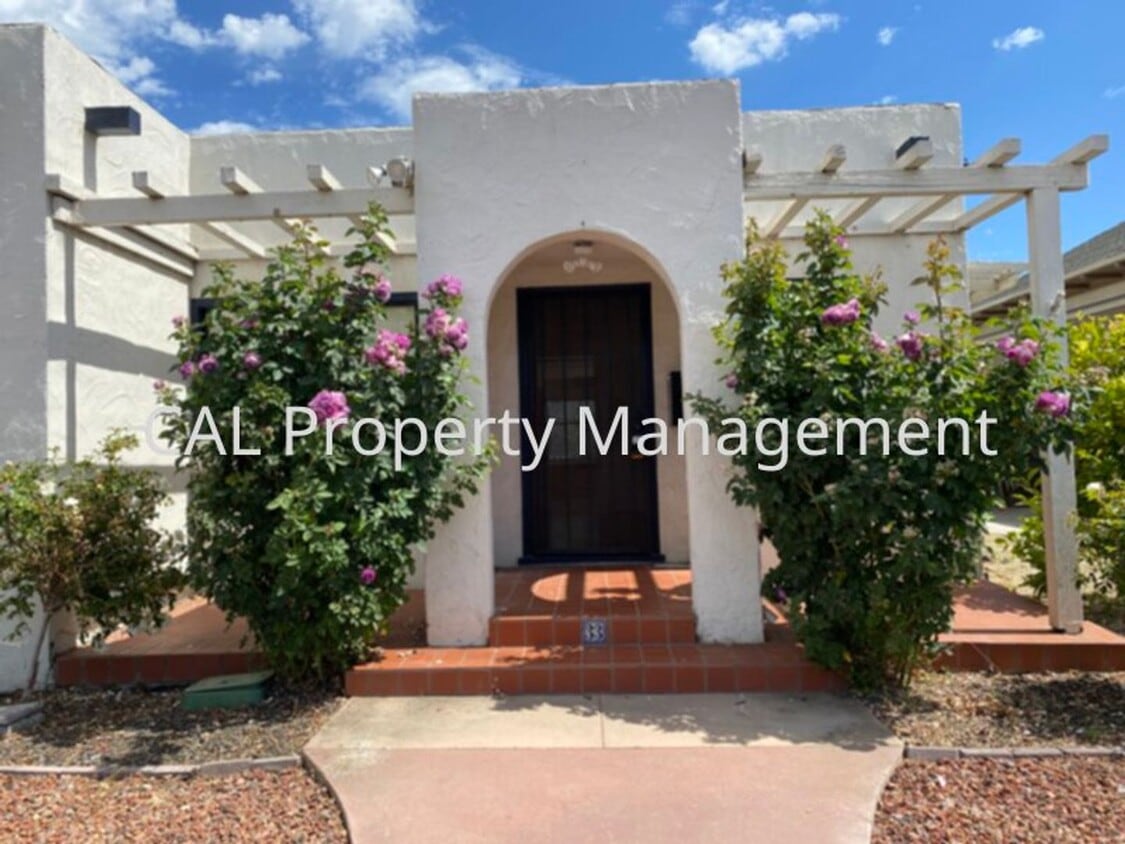 Primary Photo - Charming 2 Bed/1.5 Bath house!