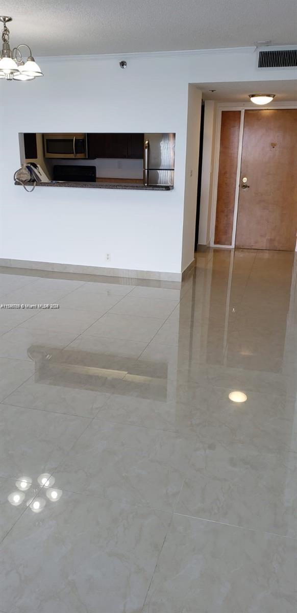 Foto del edificio - 7601 E Treasure Dr