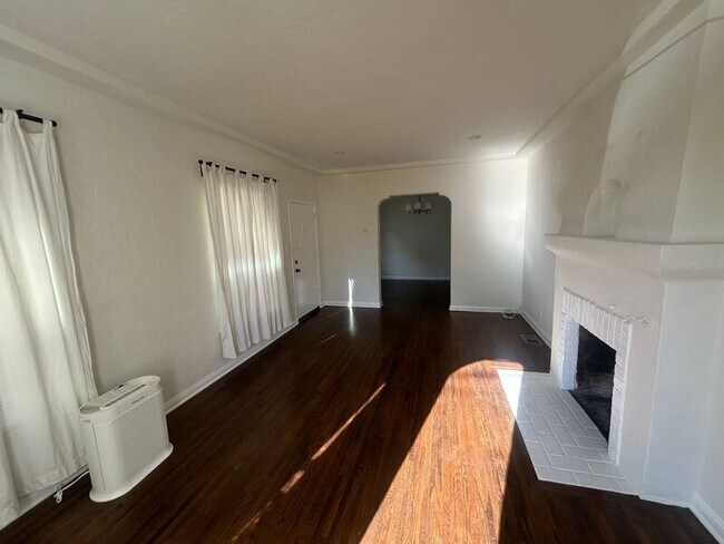 Foto del edificio - 10023 Silverton Ave