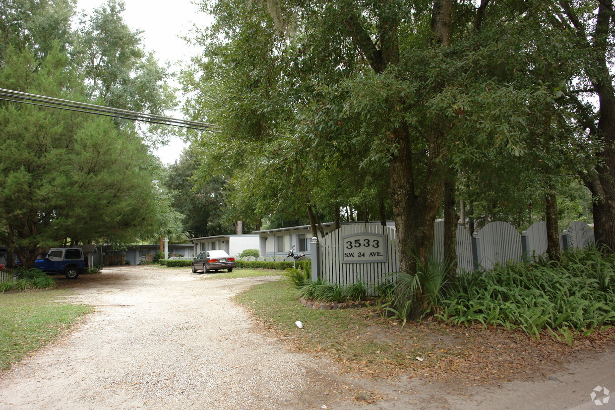 Foto principal - 3533 SW 24th Ave