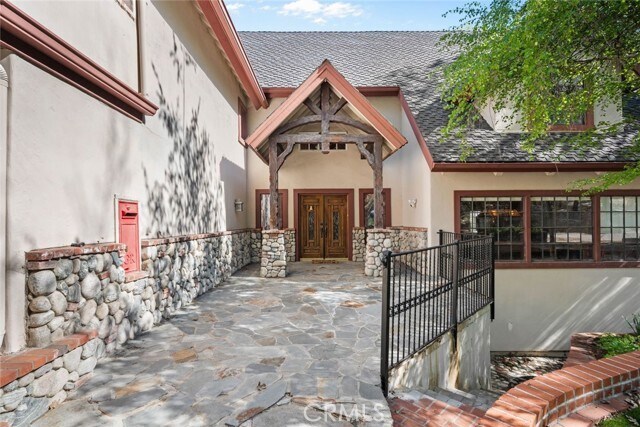 Foto del edificio - 887 Talisman Ln