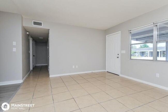 Building Photo - 2408 Avenue A NW, Winter Haven, FL 33880