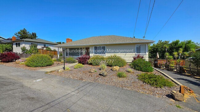 Foto del edificio - Spacious West Side Petaluma Home for Rent