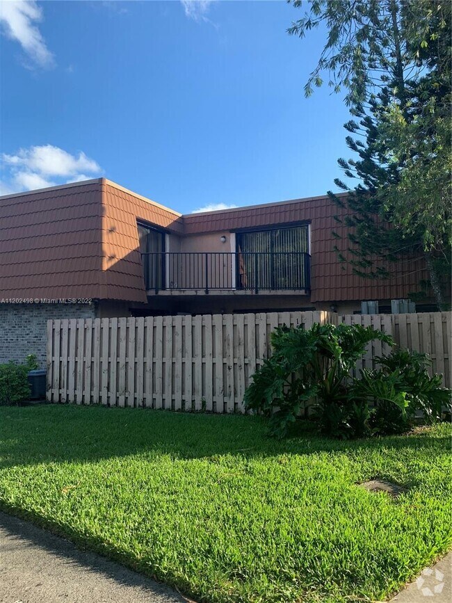 The Village At Harmony Lake Apartments under 2,981 Davie, FL 2