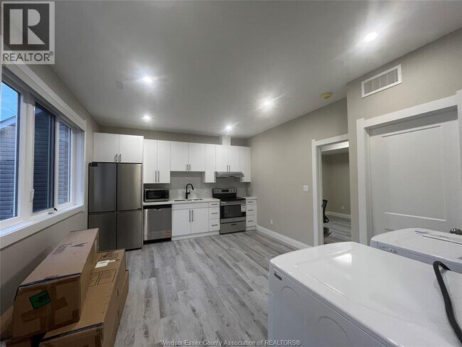 Photo du bâtiment - 917 McKay Ave