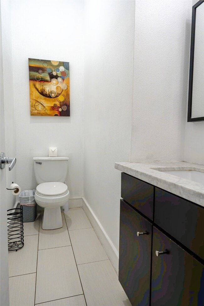 Building Photo - 1205 Summer St