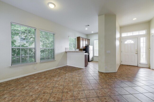 Foto del edificio - 5102 Caswell Ave