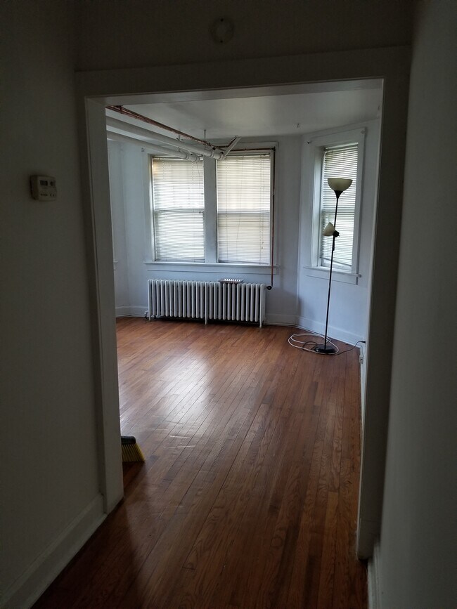 Foto del edificio - 1326 Dewey Ave
