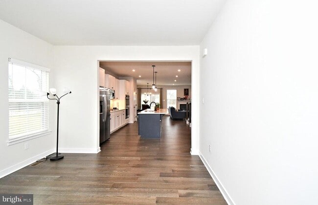 Building Photo - 500 Sterling Dr