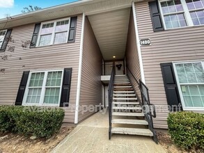 Building Photo - 1400 Stonehaven Cir