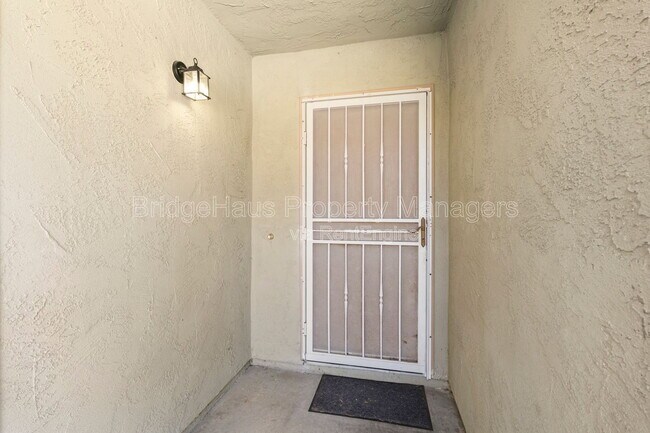 Foto del edificio - 4181 Galbar St