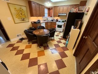 Building Photo - 5121 Carnegi