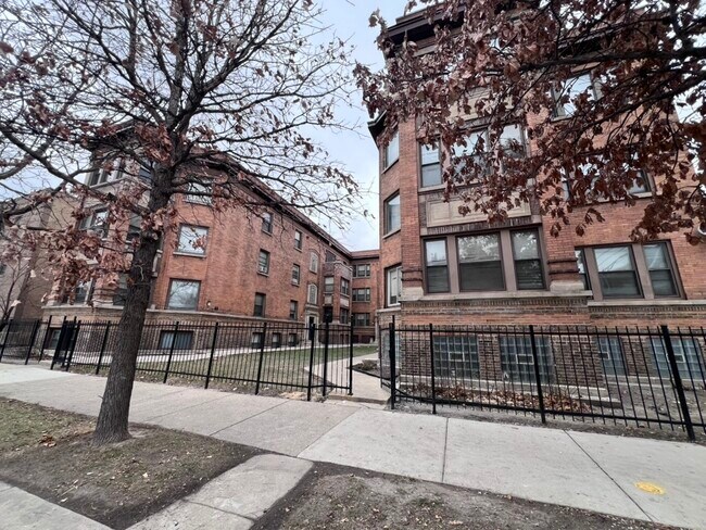 Foto del edificio - 3538 W Jackson Blvd