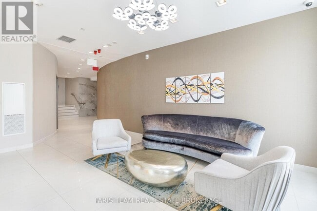 Photo du bâtiment - 741 Sheppard Ave W