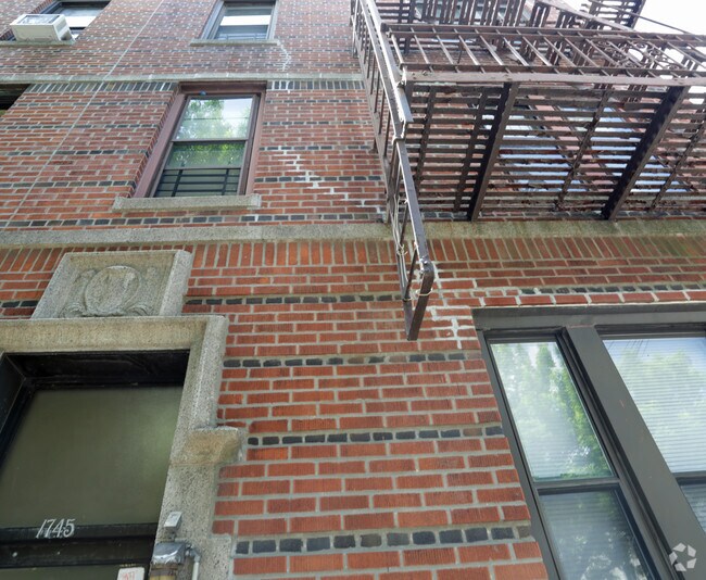 Building Photo - 1743-1745 Fillmore St