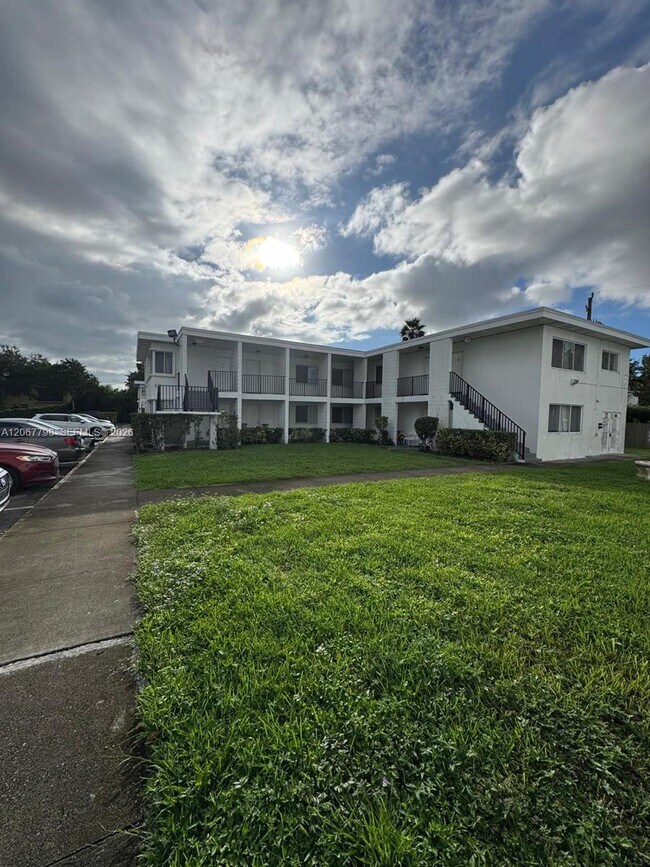 Building Photo - 670 NE 88th Terrace