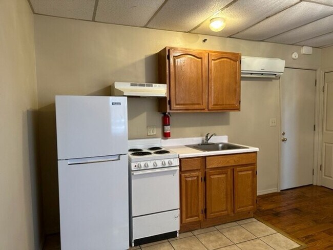 Foto del edificio - Efficiency 3rd Floor For Rent In Harrisbur...