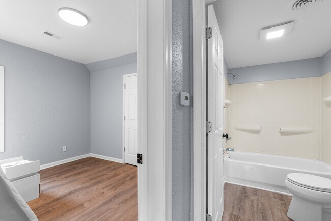 Foto del edificio - 404 N Superior St